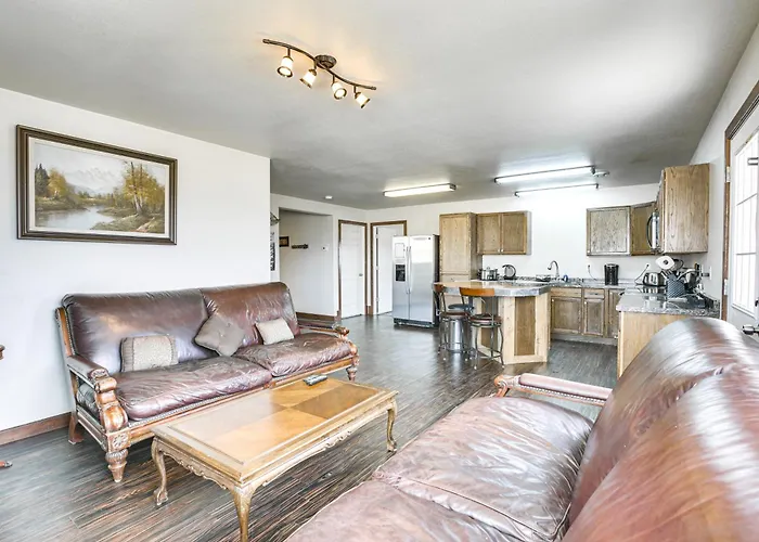 2 Mi To Dtwn Buffalo: Mtn-view Retreat W/ Patio! Appartement