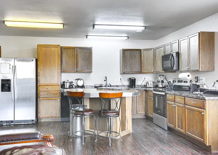 Appartement 2 Mi To Dtwn Buffalo: Mtn-view Retreat W/ Patio! *